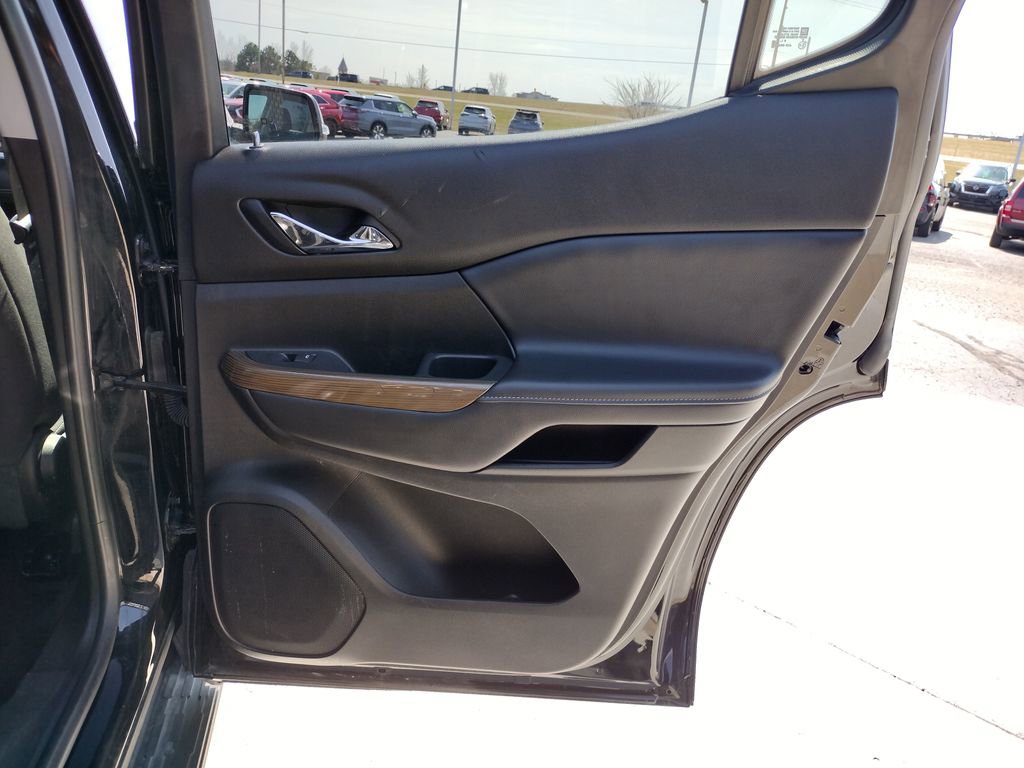 Used 2021 GMC Acadia SLE w/ GMC Pro Grade Package image 34