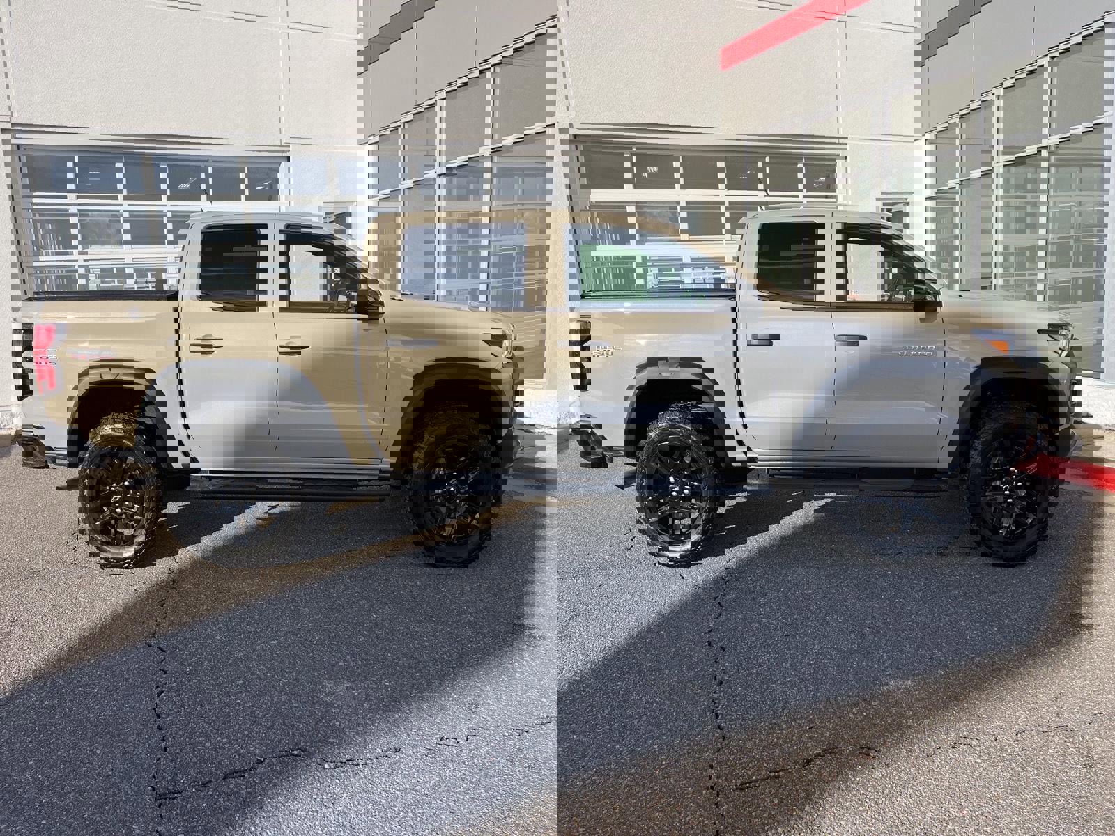 Used 2024 Chevrolet Colorado Trail Boss w/ Technology Package image 27