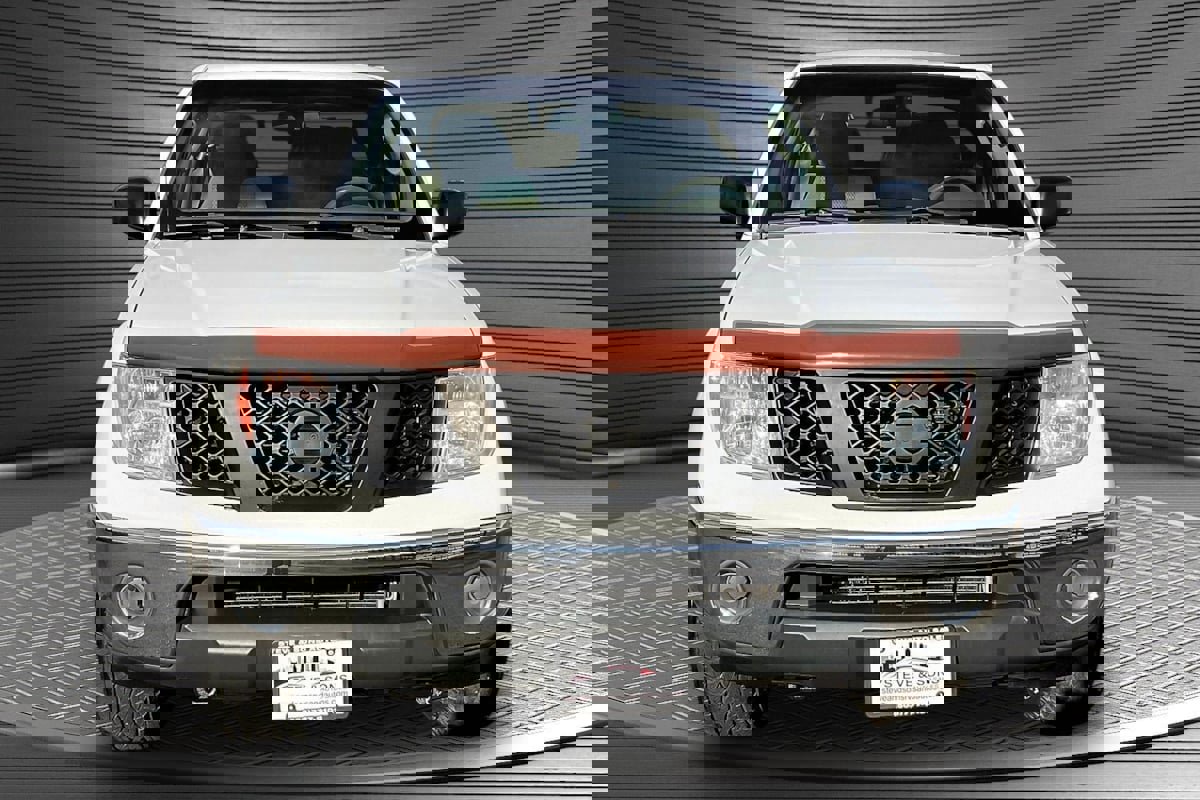 Used 2008 Nissan Frontier SE w/ SE Value Truck Pkg image 2