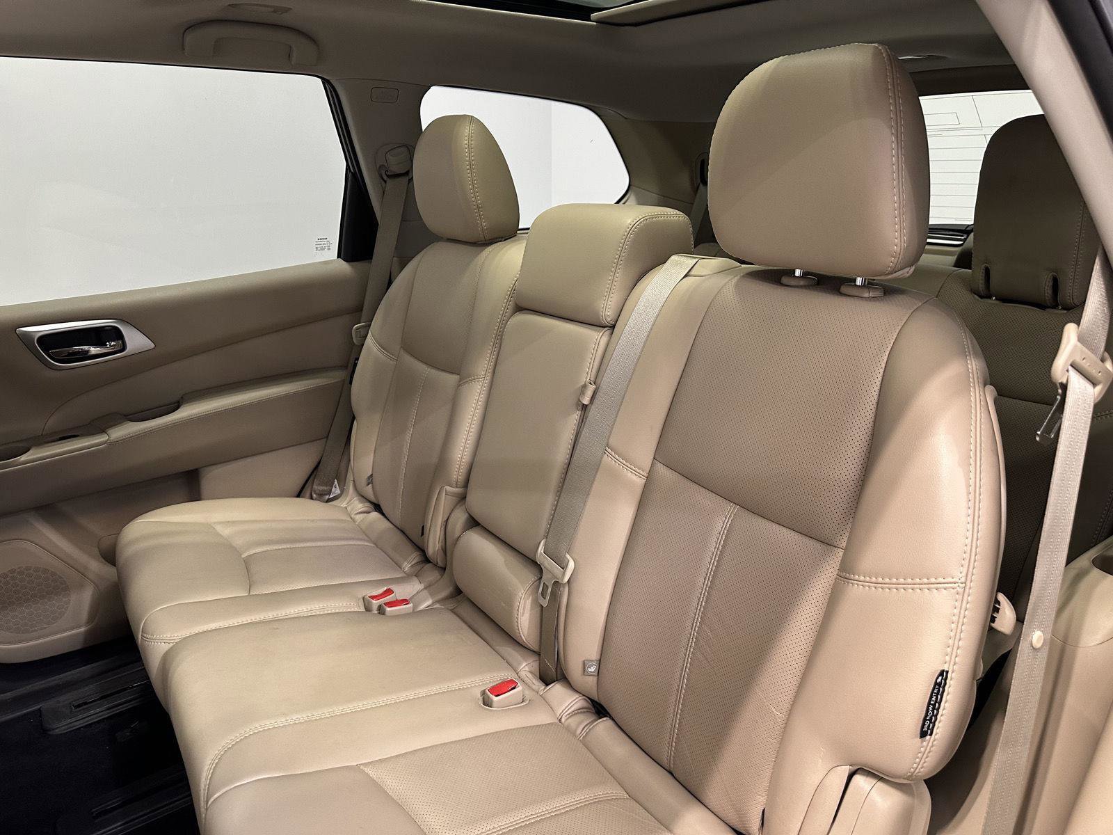 Used 2019 Nissan Pathfinder Platinum image 28