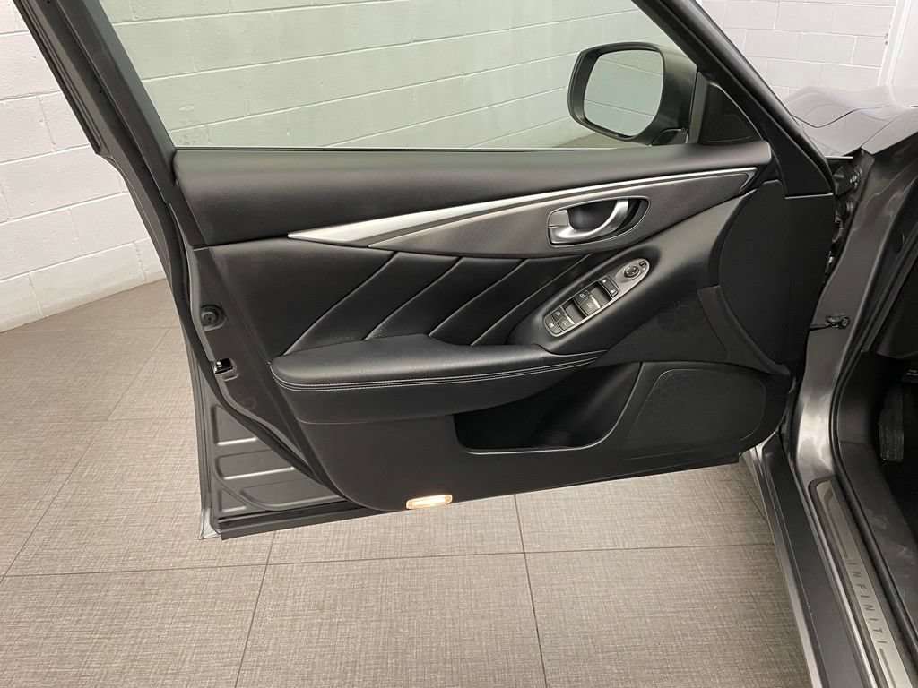 Used 2016 INFINITI Q50 Premium RWD image 23