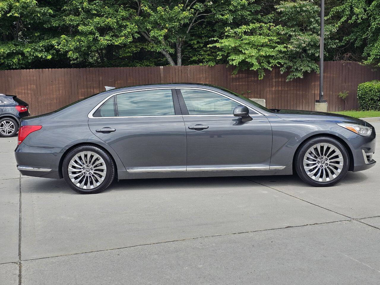 Used 2017 Genesis G90 5.0 Ultimate RWD image 21