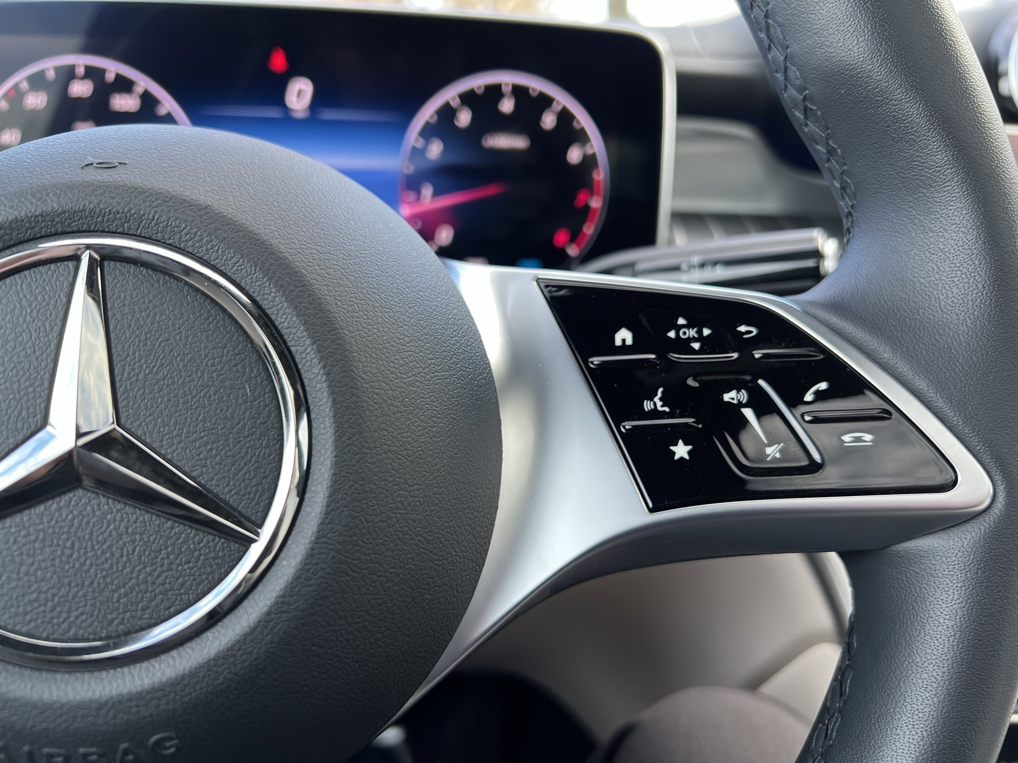 Used 2024 Mercedes-Benz GLC 300 4MATIC image 20