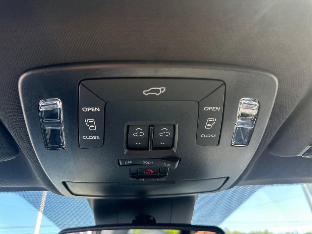 Used 2026 Toyota Sienna XSE AWD/4WD image 31