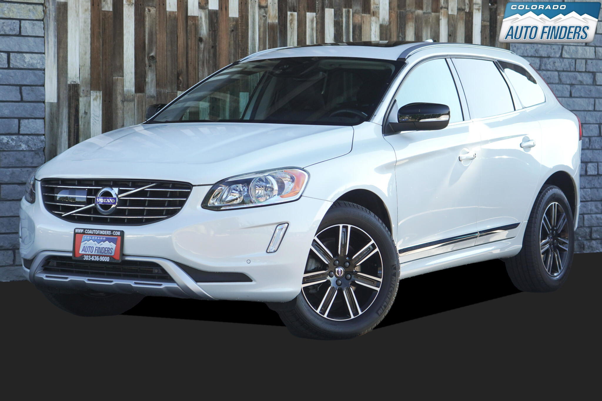 Used 2017 Volvo XC60 T5 Dynamic w/ Advanced Package image 32