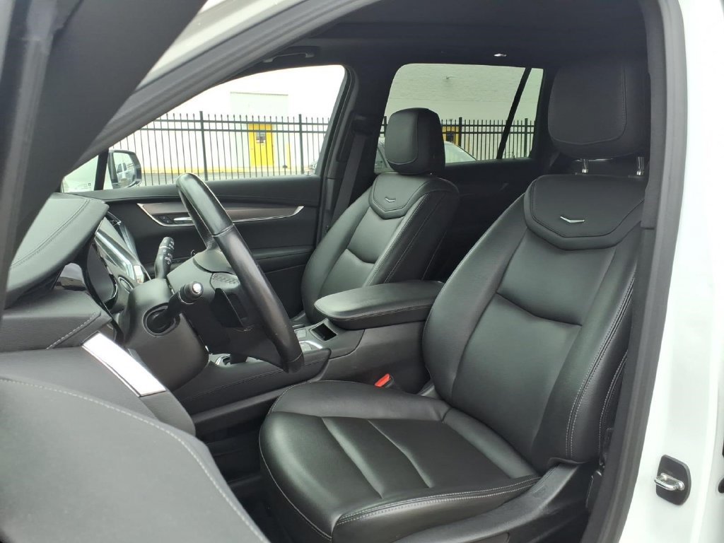 Used 2023 Cadillac XT6 Luxury AWD/4WD image 14