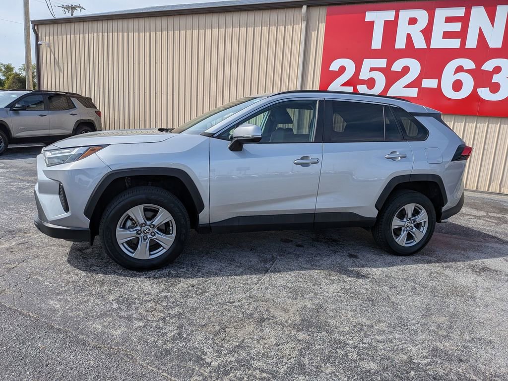 Used 2024 Toyota RAV4 XLE image 2