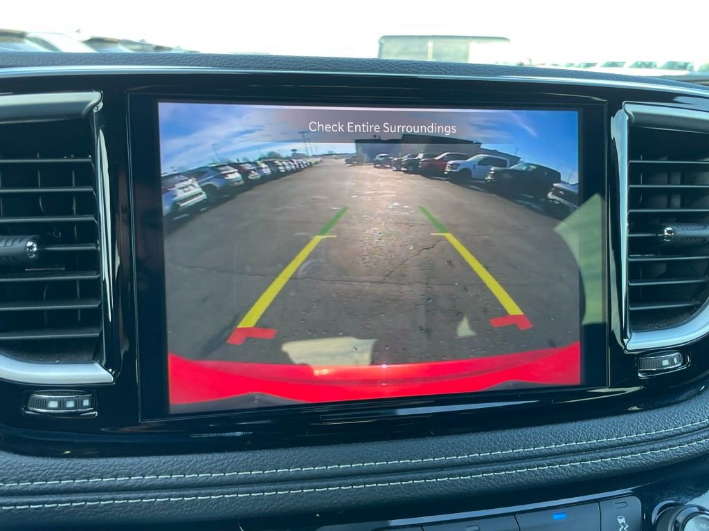 Used 2025 Chrysler Pacifica Limited image 20