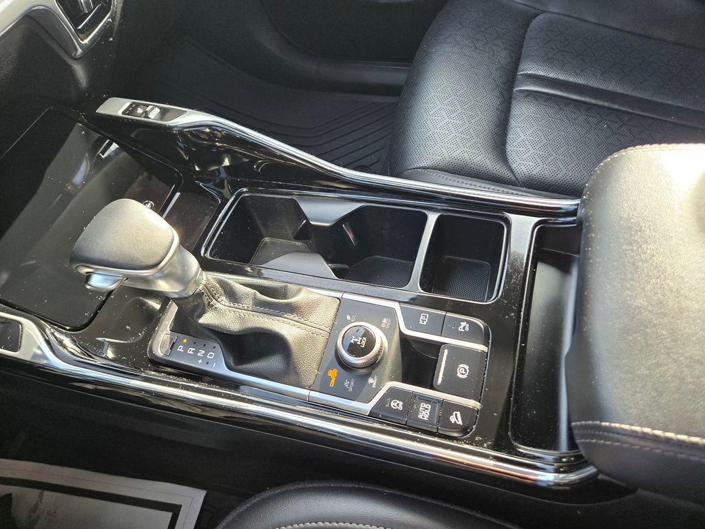 Used 2023 Kia Sorento SX image 11
