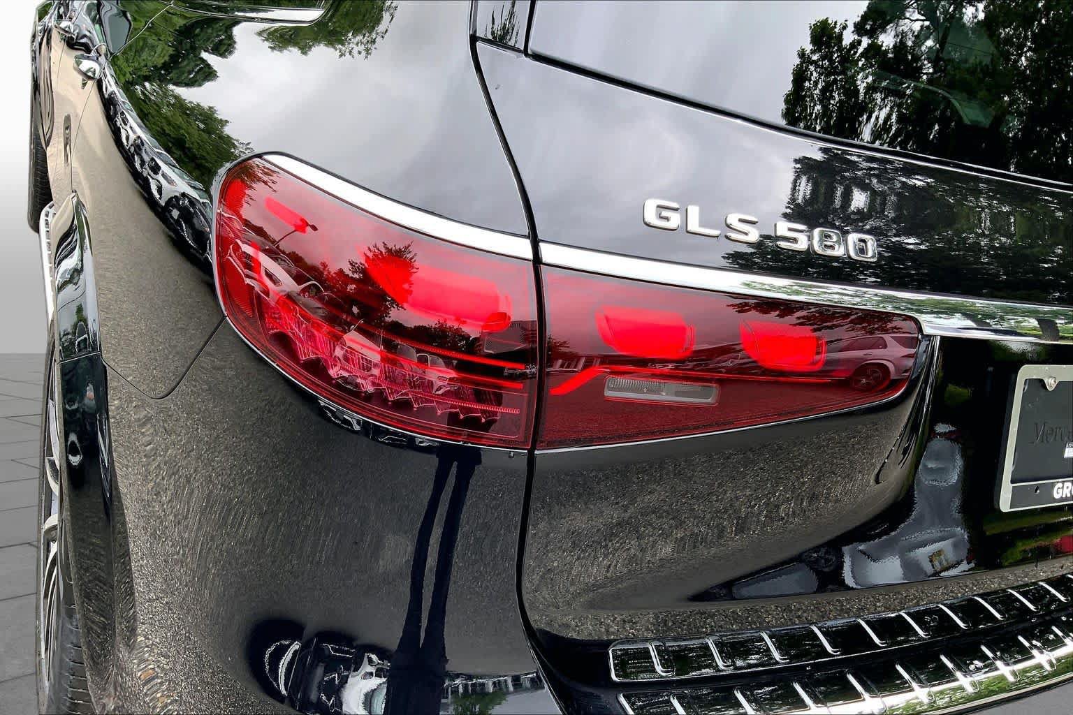 New 2026 Mercedes-Benz GLS 580 4MATIC image 18