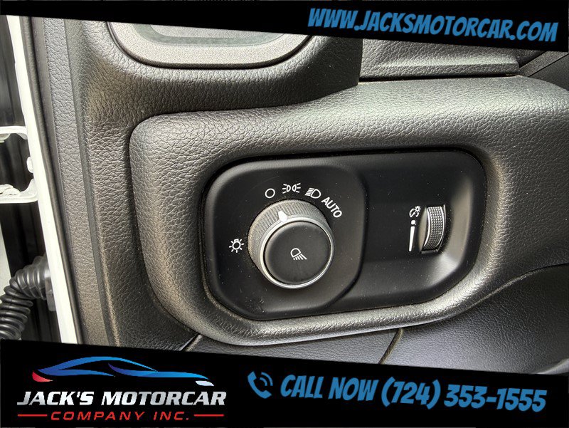 Used 2024 RAM 3500 Tradesman w/ Chrome Appearance Group AWD/4WD image 34