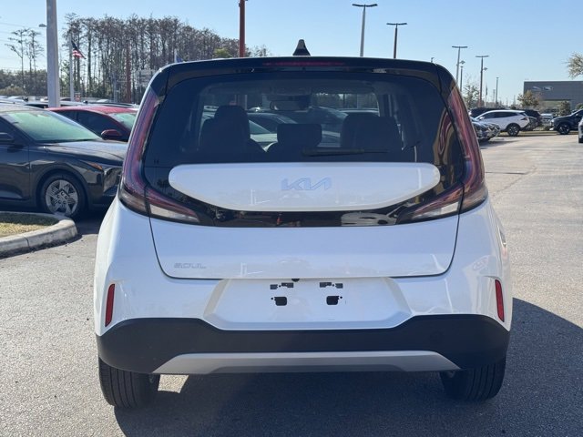 Certified 2025 Kia Soul LX image 4