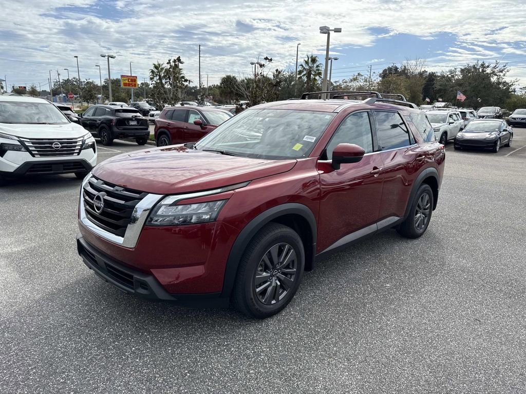 Certified 2024 Nissan Pathfinder SV image 8