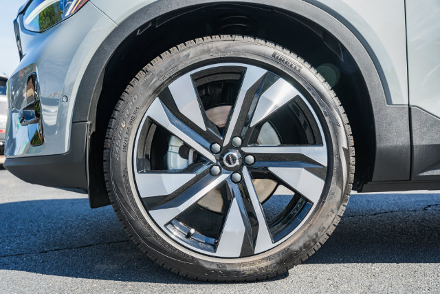 New 2026 Volvo XC40 B5 Ultra w/ Protection Package Premier AWD/4WD image 19