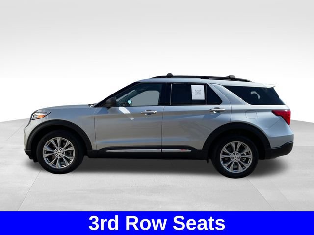 Used 2023 Ford Explorer XLT w/ Equipment Group 202A AWD/4WD image 2