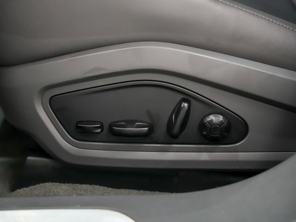 Certified 2022 Porsche Taycan 4S image 25