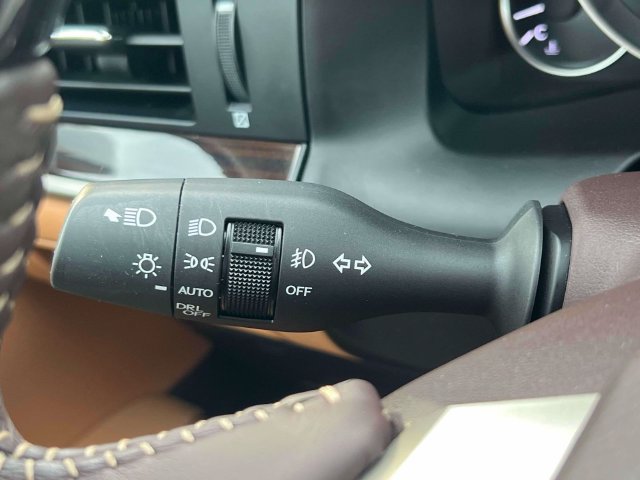 Used 2018 Lexus ES 350 w/ Navigation System Package FWD image 11