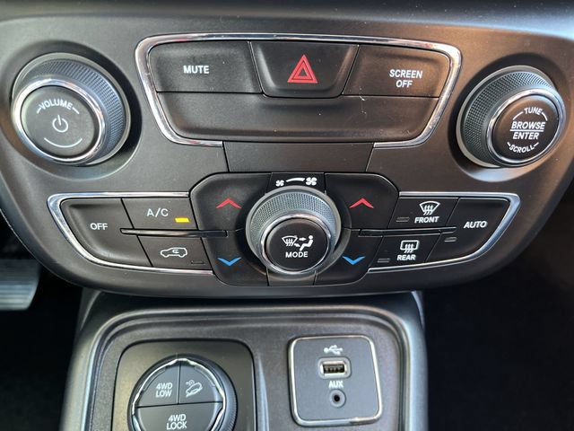 Used 2018 Jeep Compass Trailhawk w/ Cold Weather Group AWD/4WD image 17