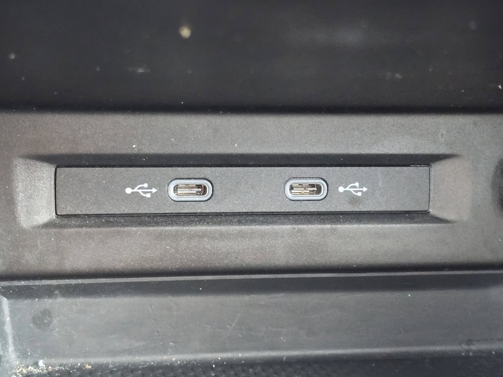 Used 2023 Volkswagen Tiguan SE image 6