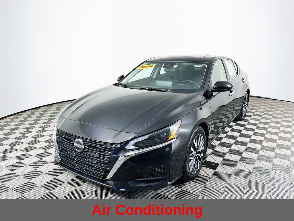 Used 2024 Nissan Altima 2.5 SV w/ SV Premium Package image 6