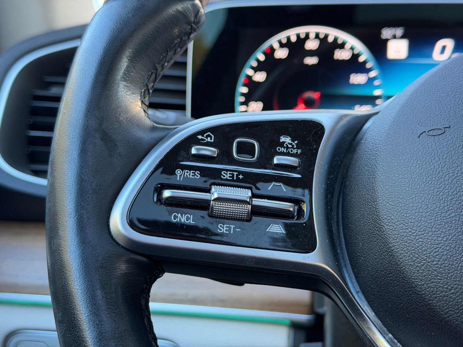 Certified 2023 Mercedes-Benz GLE 350 4MATIC image 28