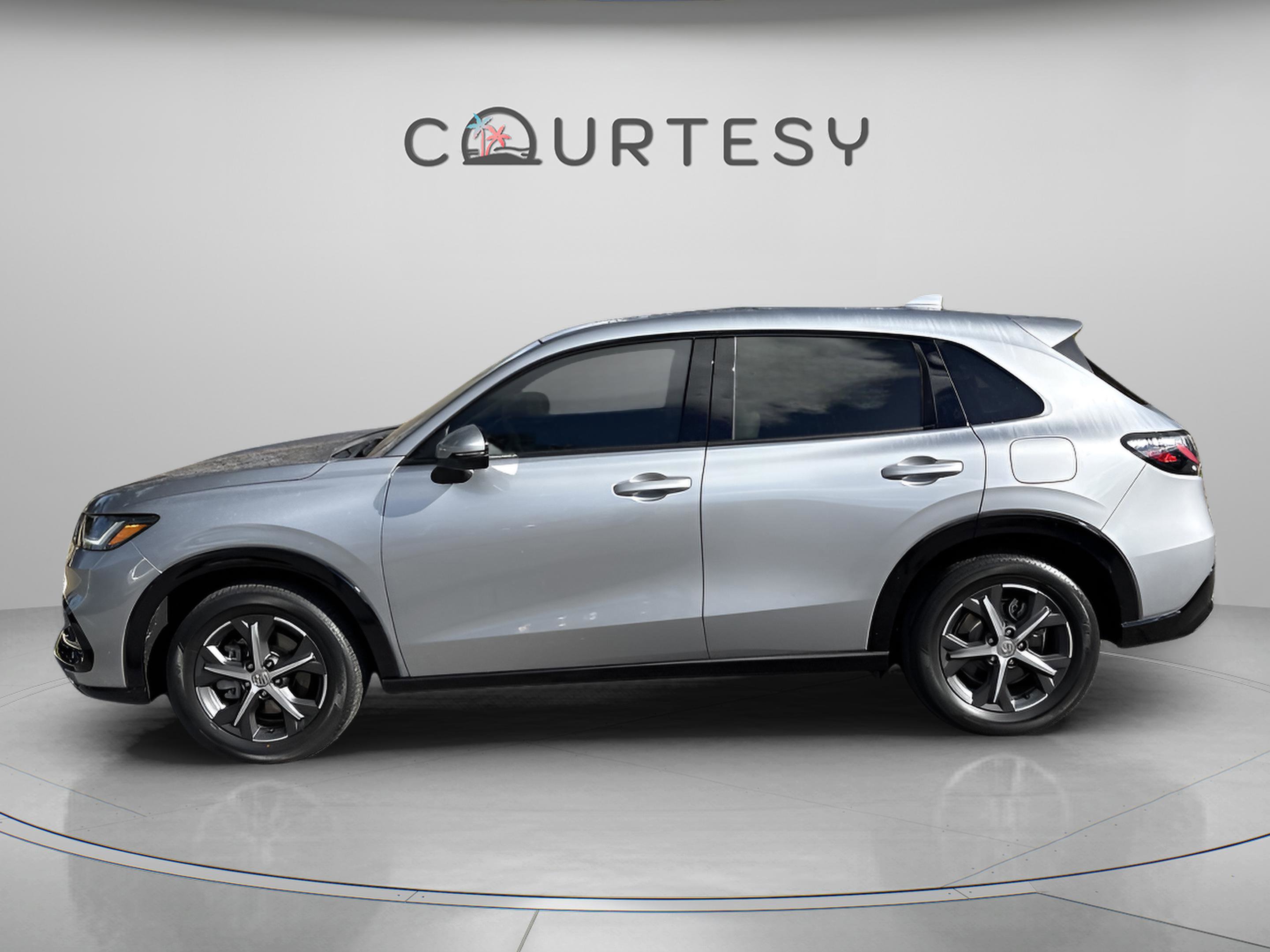 Used 2023 Honda HR-V EX-L image 5