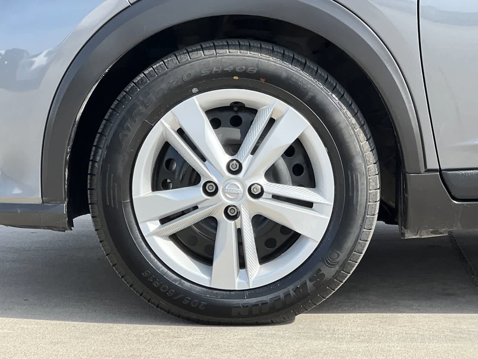 Used 2024 Nissan Kicks S image 27