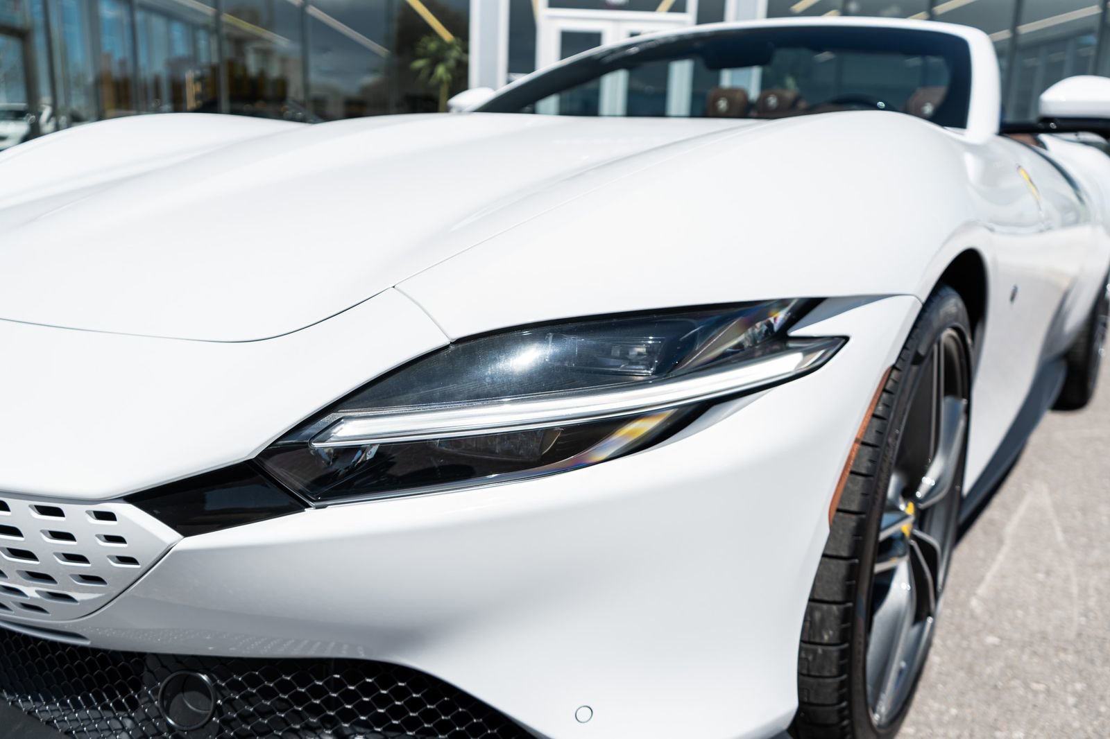 Used 2024 Ferrari Roma Spider RWD image 22