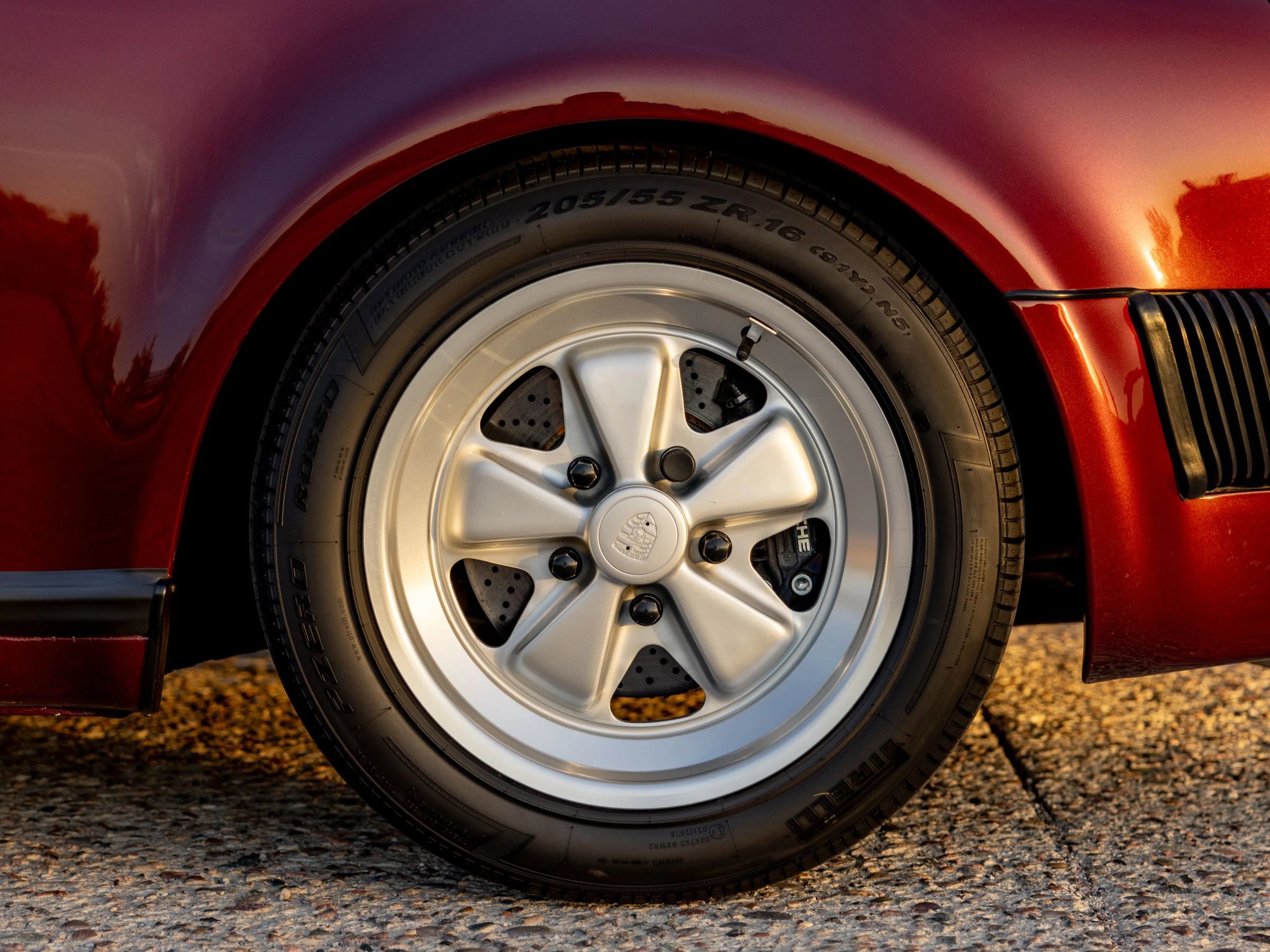 Used 1989 Porsche 911 Carrera RWD image 31