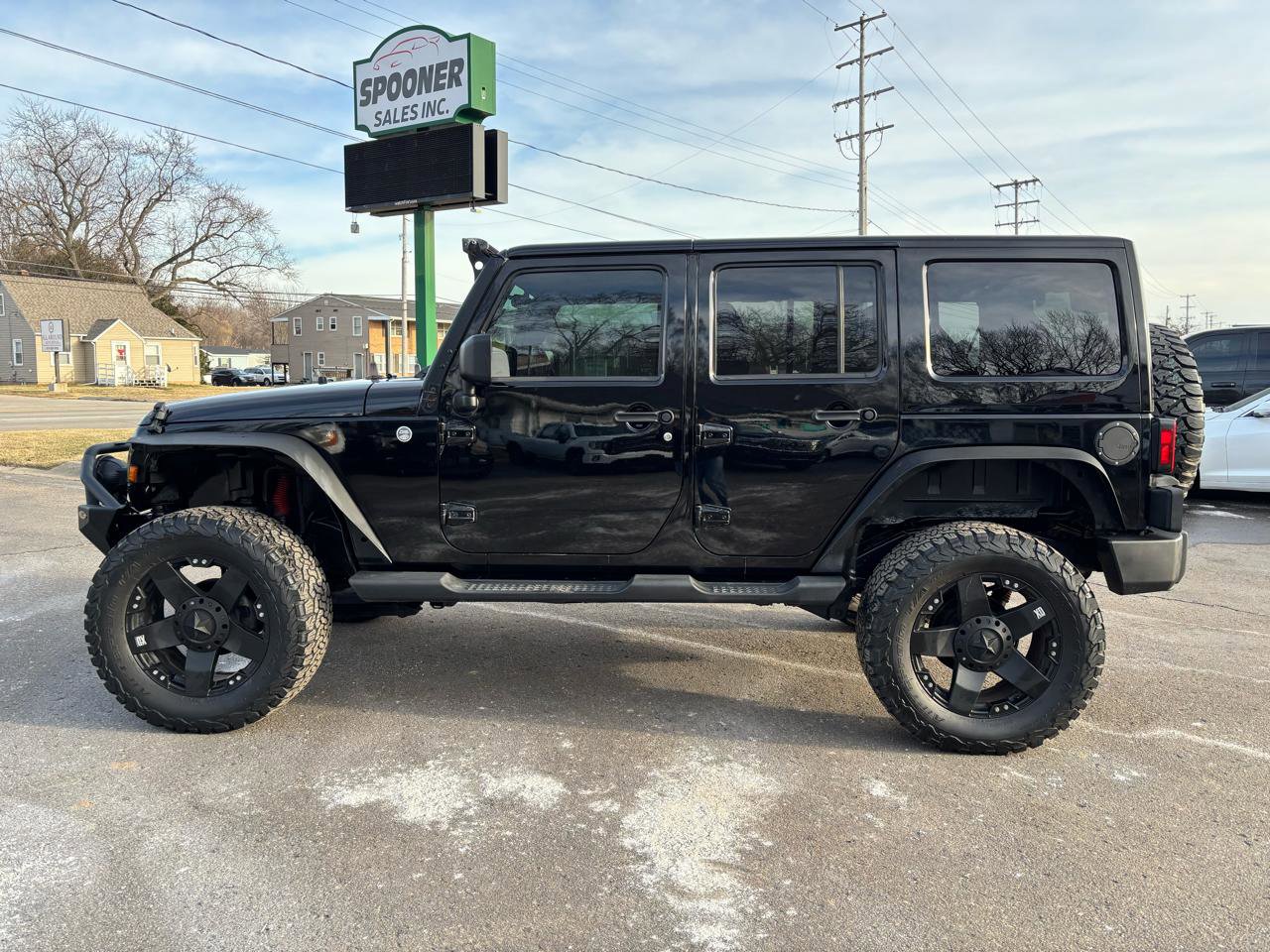 Used 2012 Jeep Wrangler Unlimited Sahara AWD/4WD image 2