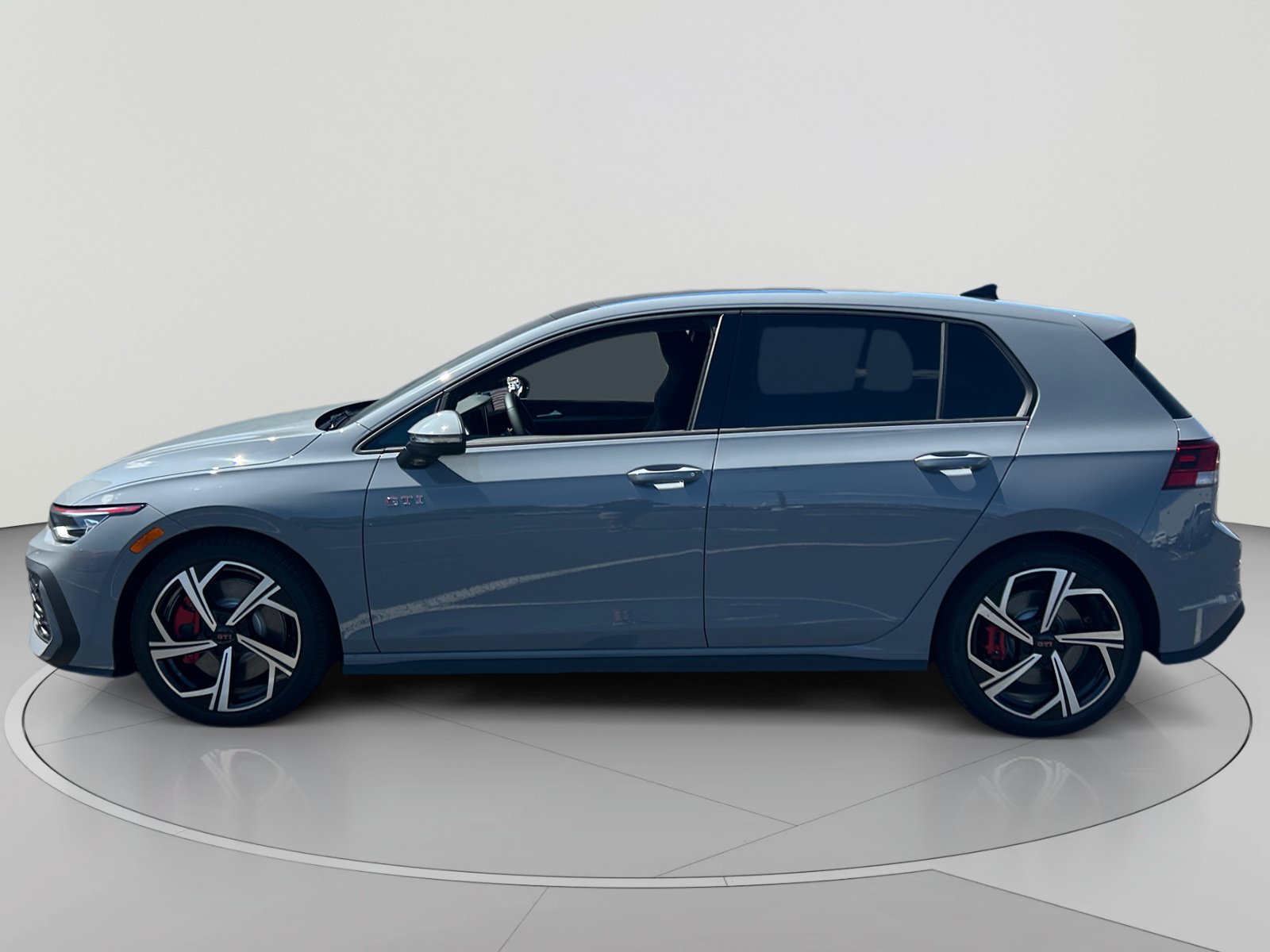 New 2026 Volkswagen Golf SE FWD image 2