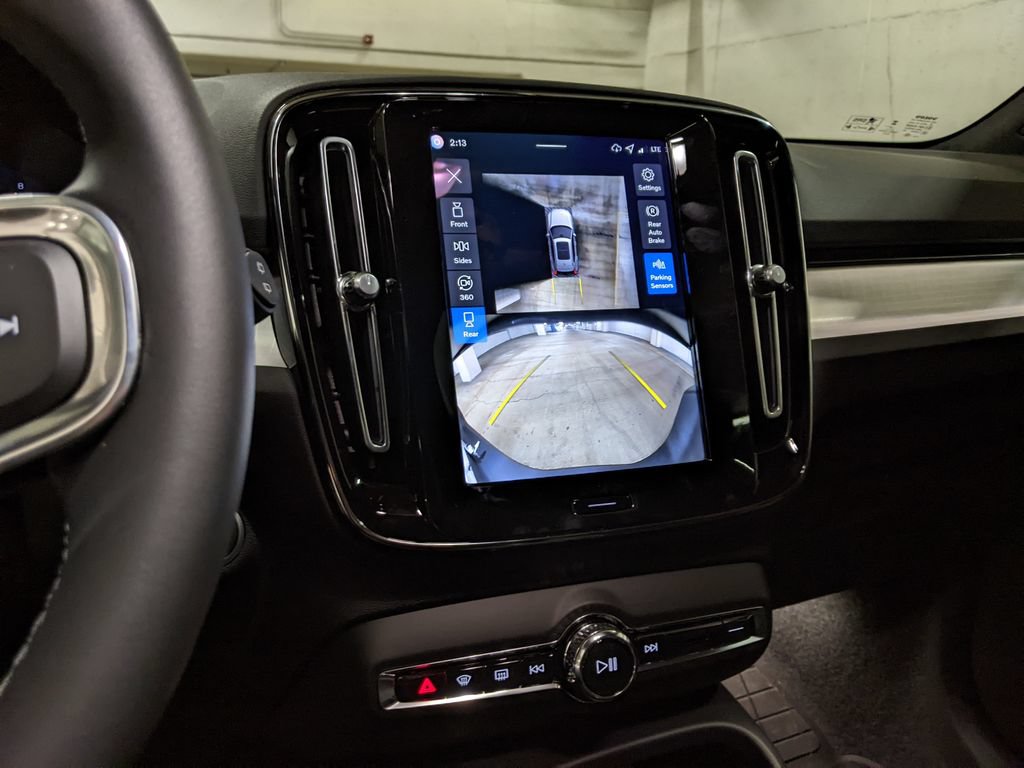 New 2026 Volvo XC40 B5 Ultra w/ Protection Package Premier AWD/4WD image 18
