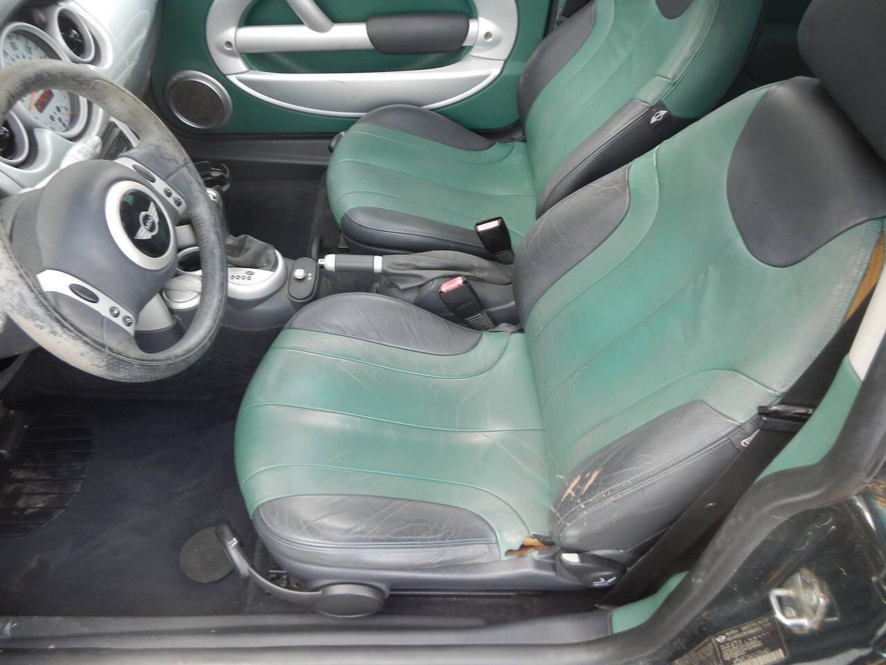 Used 2004 MINI Cooper Hardtop FWD image 2