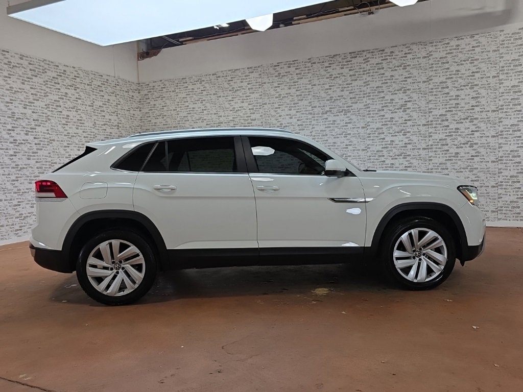 Used 2020 Volkswagen Atlas Cross Sport SE w/ Towing Package image 10
