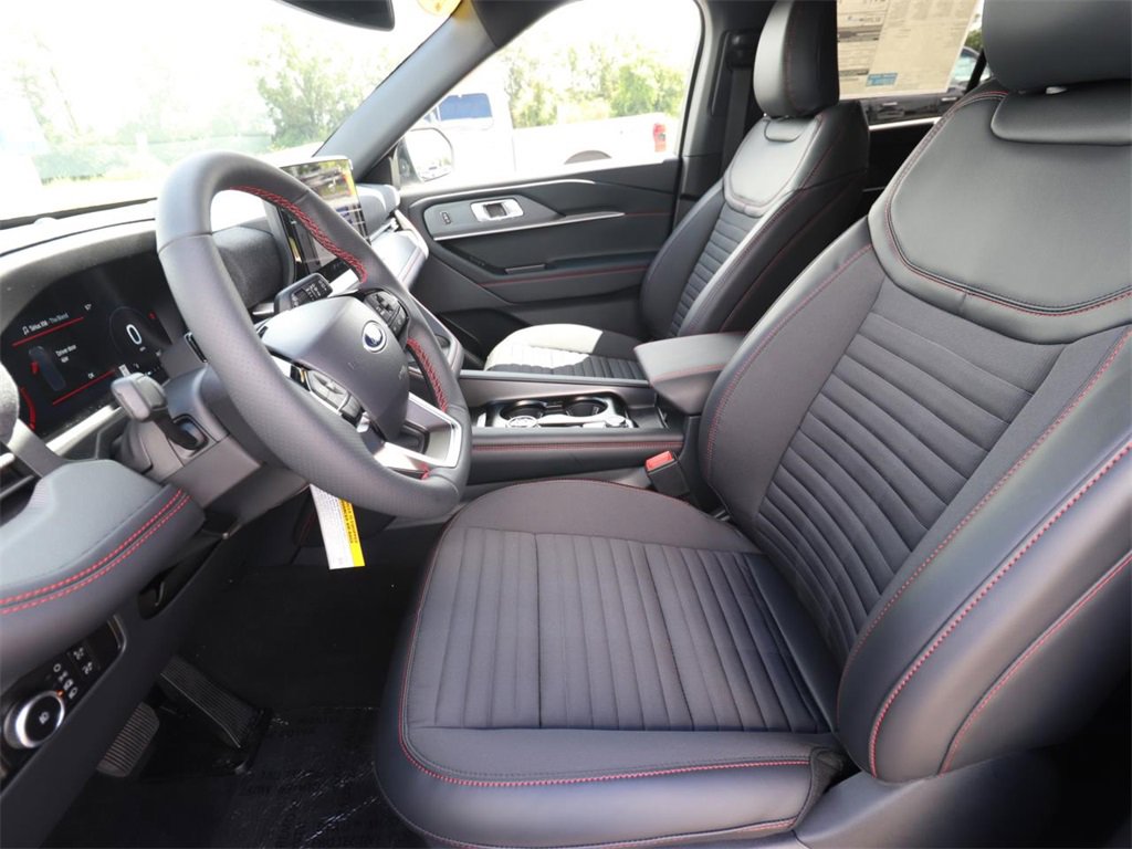 New 2025 Ford Explorer ST-Line image 2