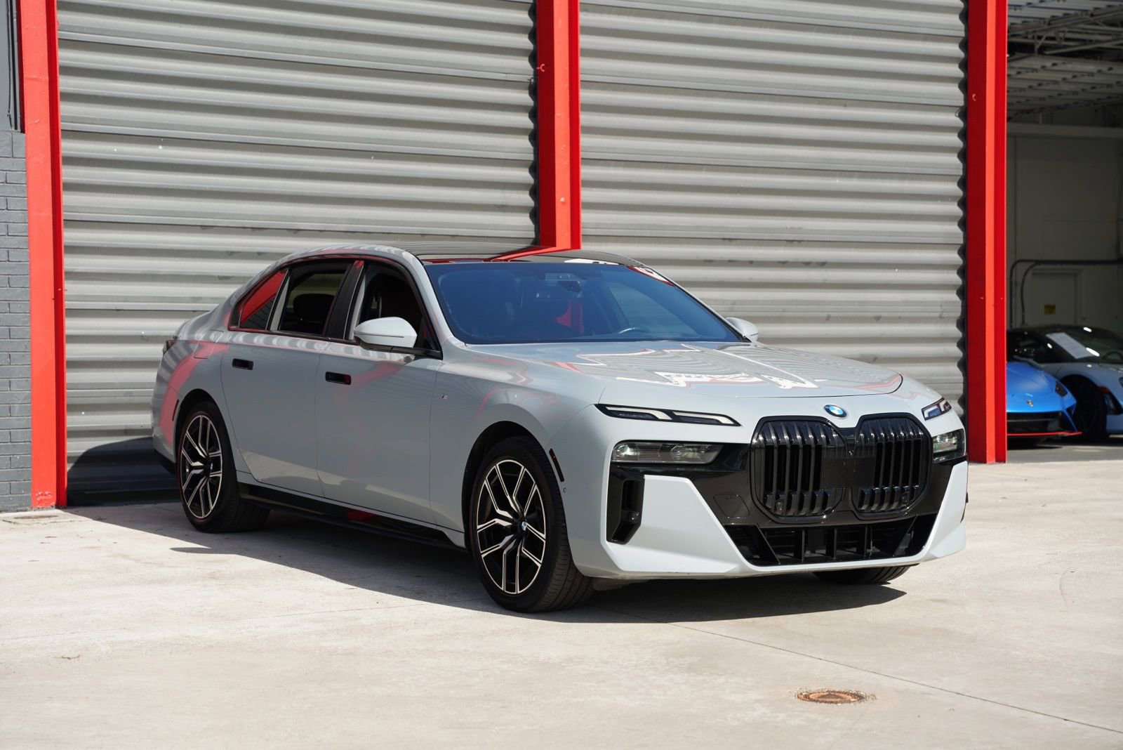 Used 2023 BMW 760i xDrive image 5