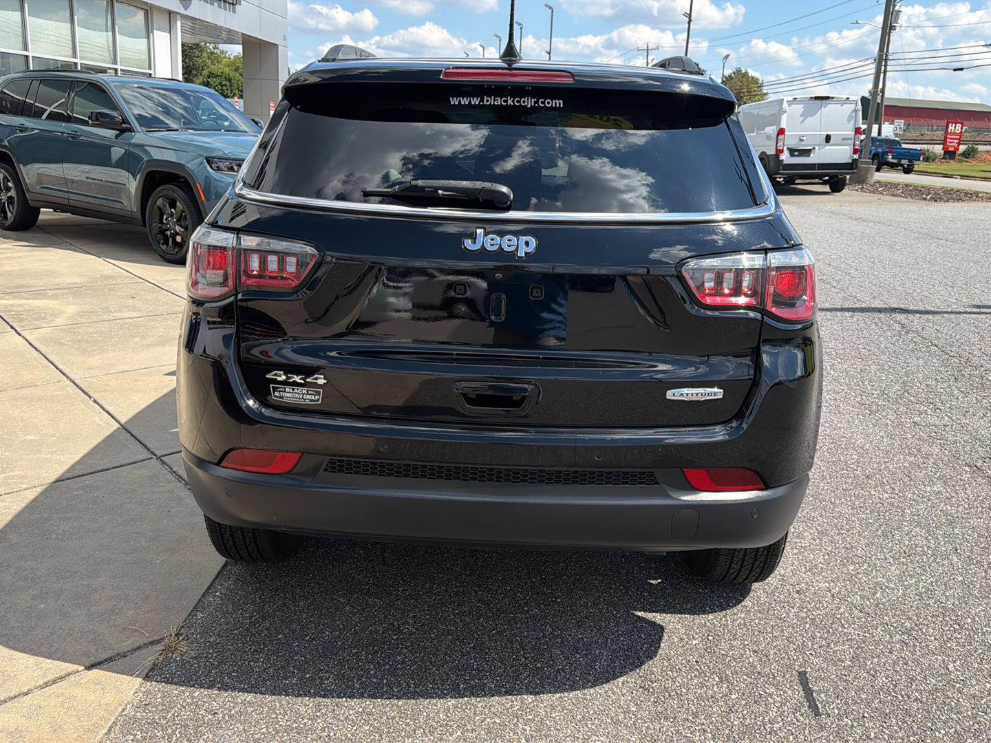 Certified 2020 Jeep Compass Latitude w/ Popular Equipment Group AWD/4WD image 17
