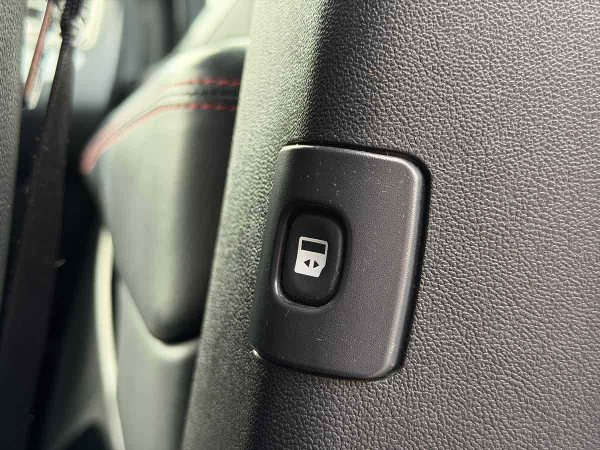 Used 2014 Dodge Grand Caravan R/T w/ Safety Sphere Group FWD image 24