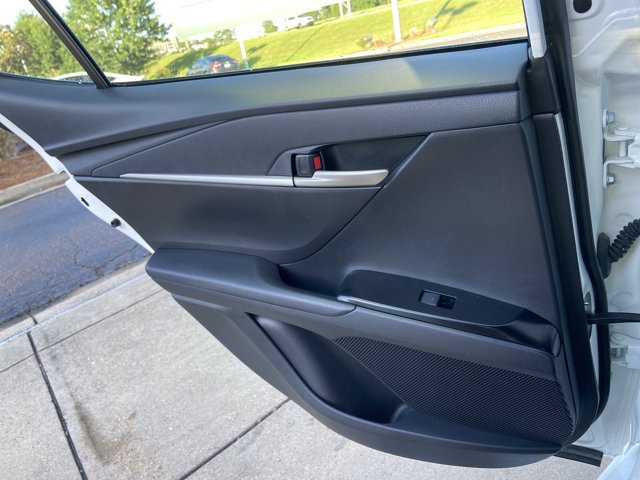 Used 2025 Toyota Camry SE FWD image 50