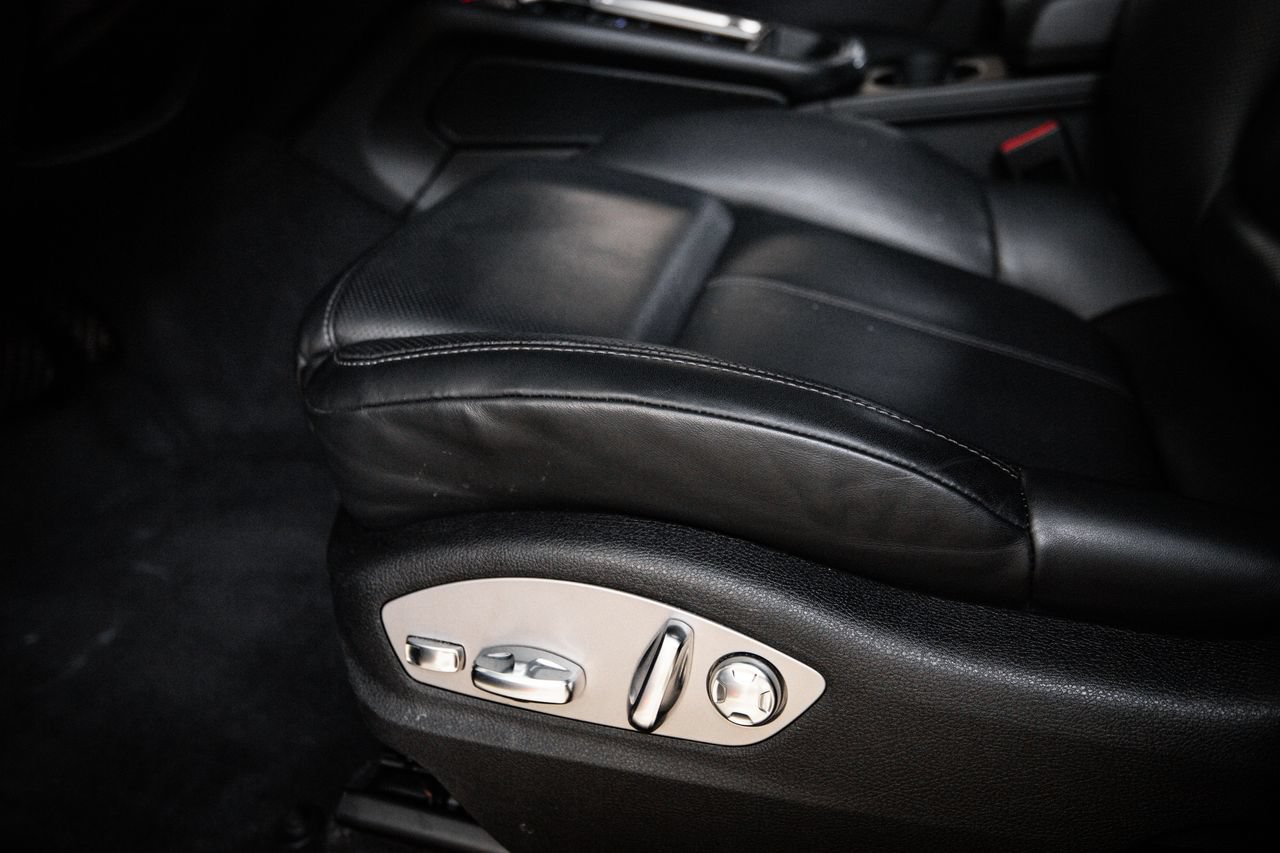 Certified 2023 Porsche Macan AWD/4WD image 14