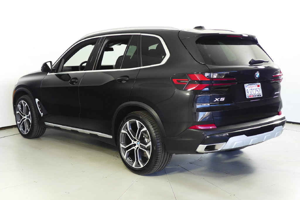 Certified 2024 BMW X5 sDrive40i w/ Parking Assistance Package RWD image 9