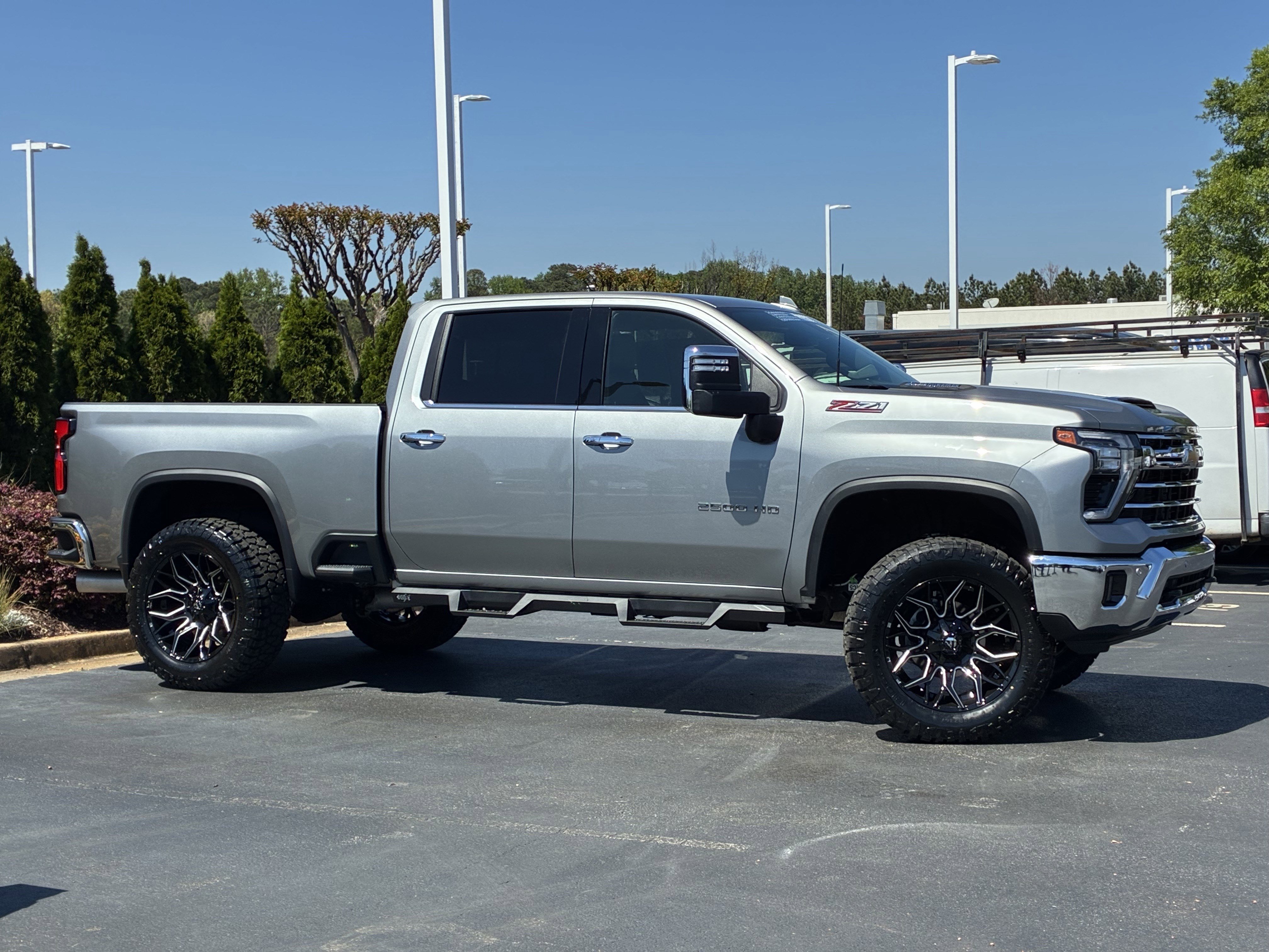 Used 2025 Chevrolet Silverado 2500 LTZ w/ LTZ Convenience Package image 33