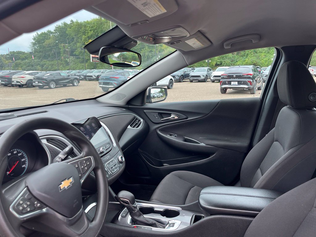Used 2023 Chevrolet Malibu LT w/ Driver Confidence Package FWD image 18