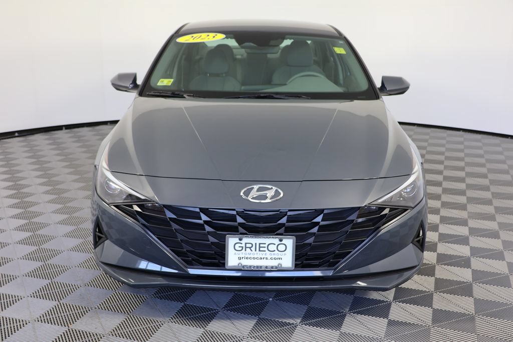 Used 2023 Hyundai Elantra SEL w/ Preferred Accessory Package FWD image 3