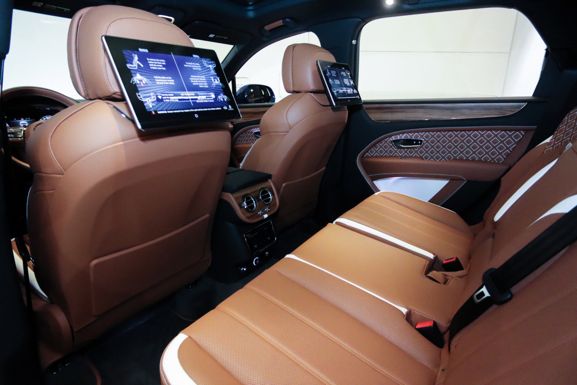 New 2025 Bentley Bentayga image 42