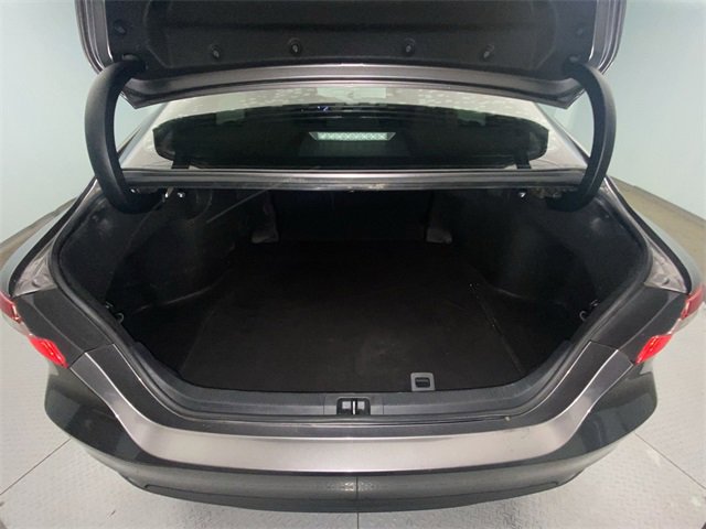 Used 2020 Toyota Camry LE image 23