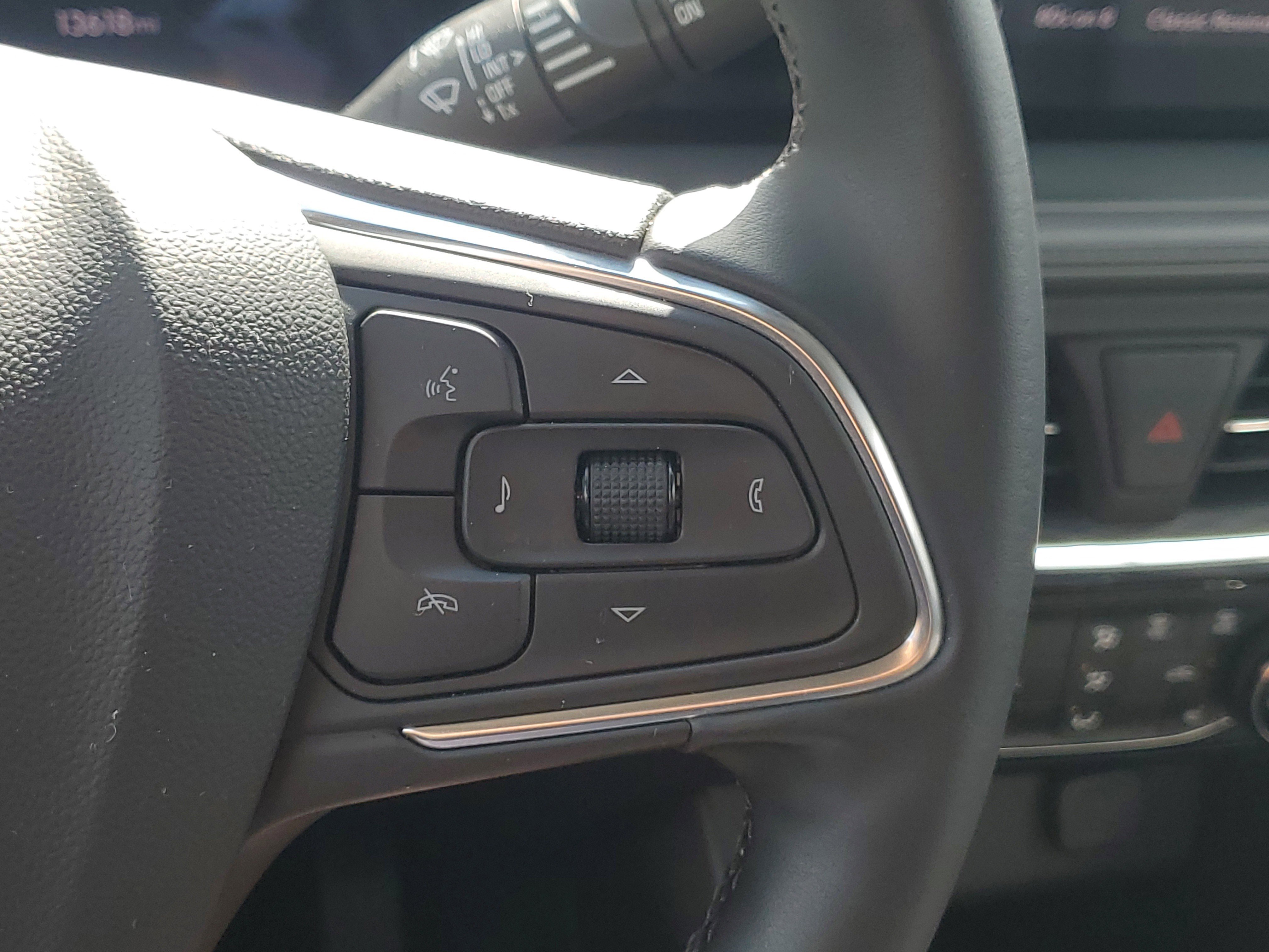 Used 2025 Buick Encore GX Sport Touring w/ Advanced Technology Package image 23