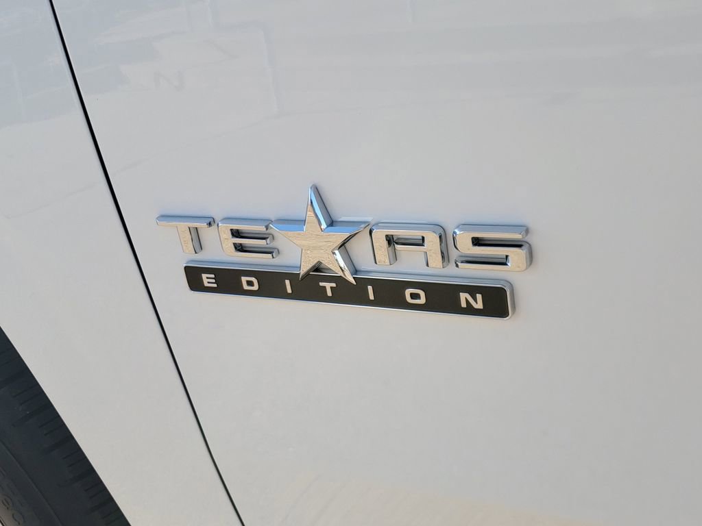 New 2026 Chevrolet Suburban LT w/ Comfort Package image 10