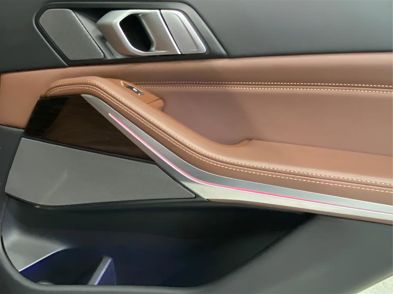 Used 2019 BMW X5 xDrive50i w/ M Sport Package image 13