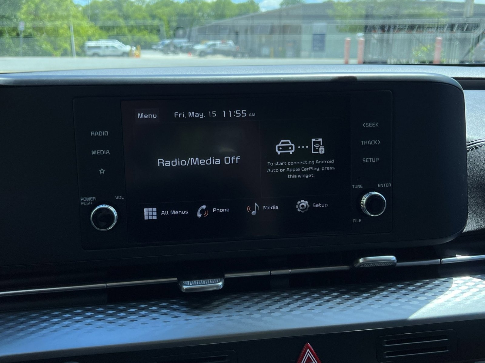 Used 2024 Kia Carnival LX FWD image 31